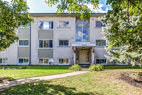 1050 Highland St, Burlington, ON for Sale