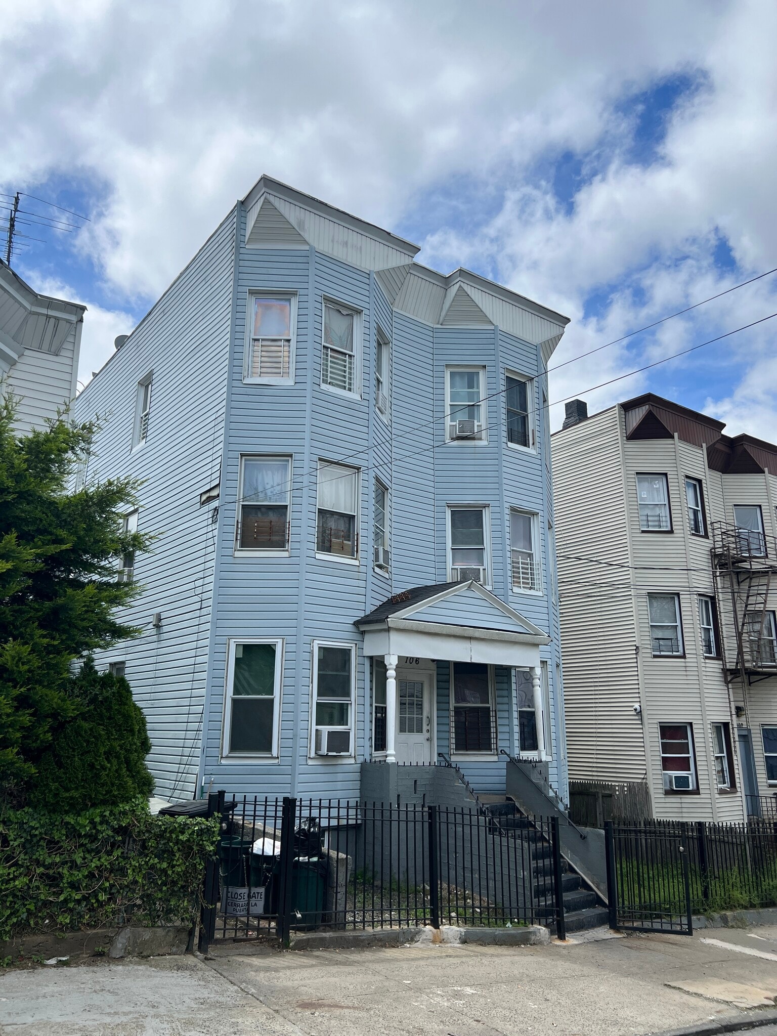 106 Ash St, Yonkers, NY for Sale