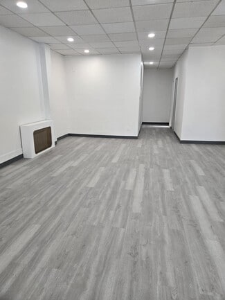 Flushing, NY Office/Retail - 19902 32nd Ave