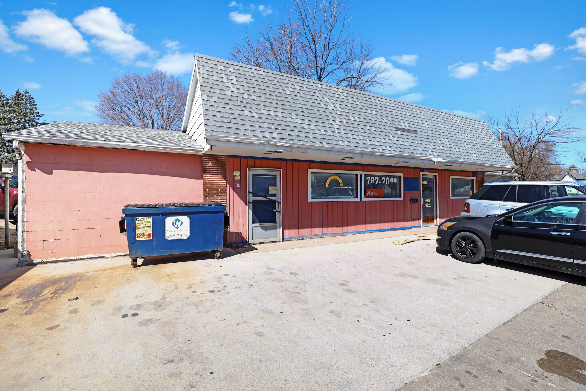 2006 Indianola Ave, Des Moines, IA for Rent