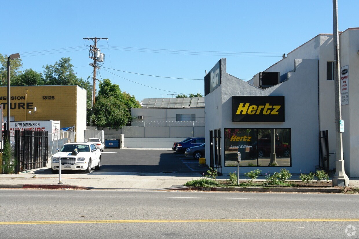 13119 Ventura Blvd, Studio City, CA for Rent