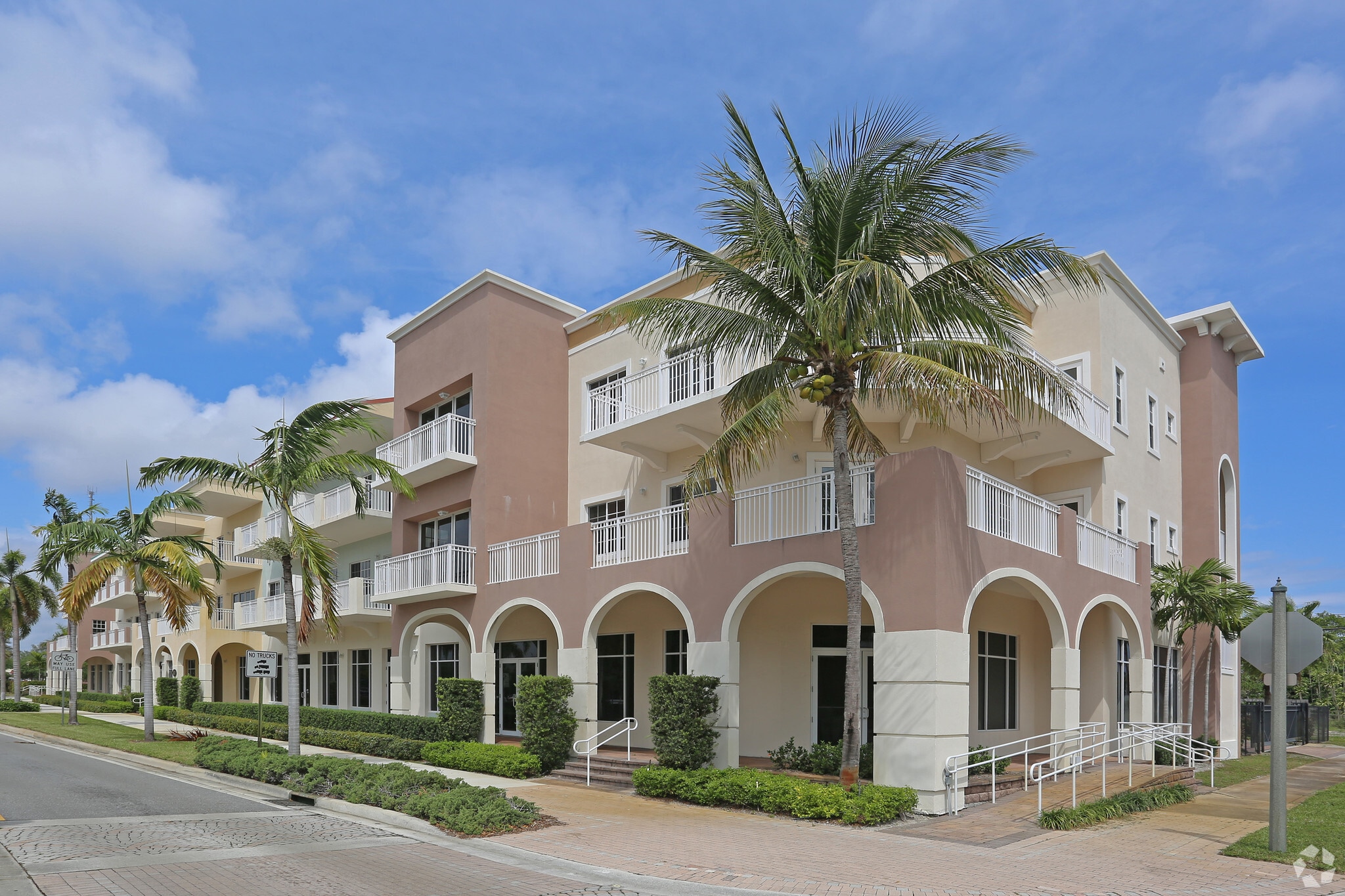 801 Park Ave, Lake Park, FL for Rent