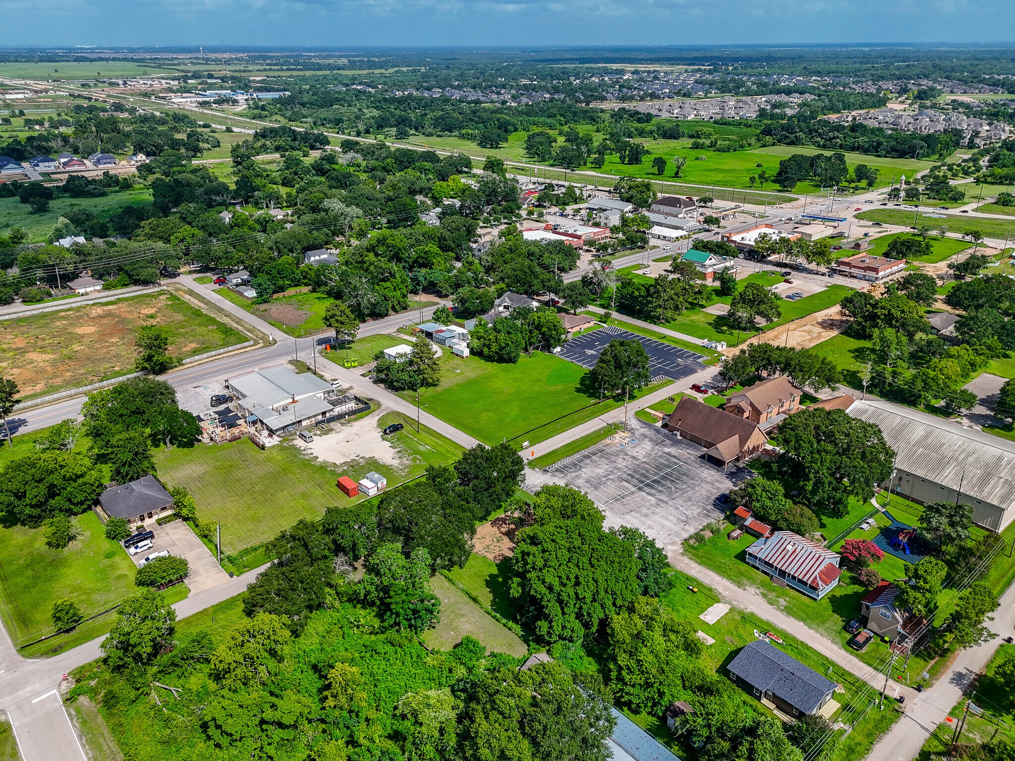 8214 Harris St, Fulshear, TX for Rent