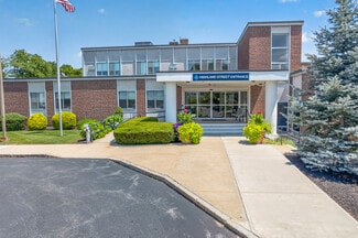Amesbury, MA Medical - 24 Morrill Pl