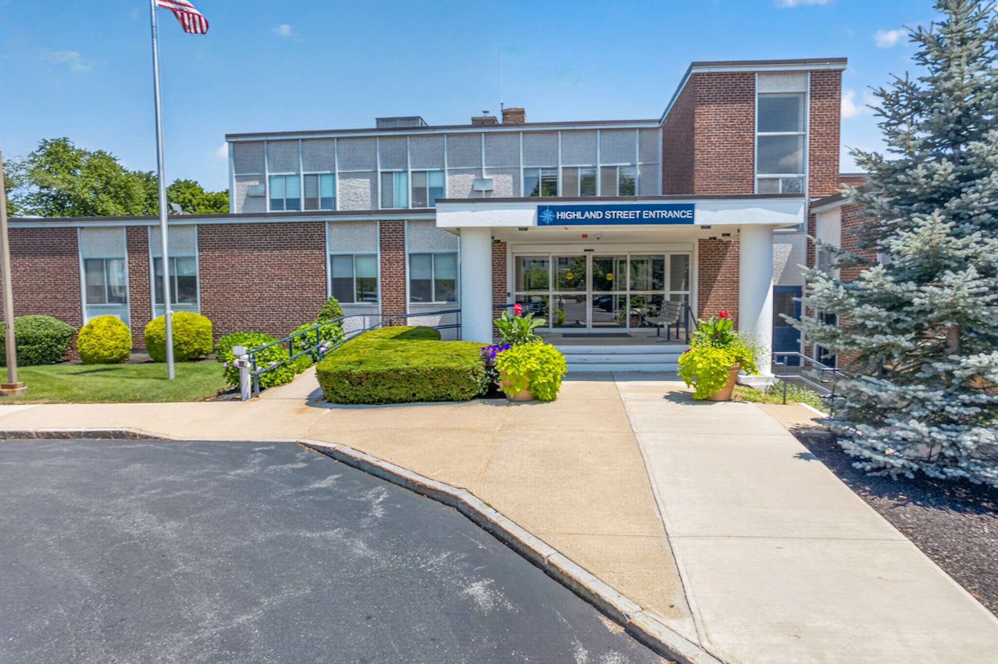 24 Morrill Pl, Amesbury, MA for Rent
