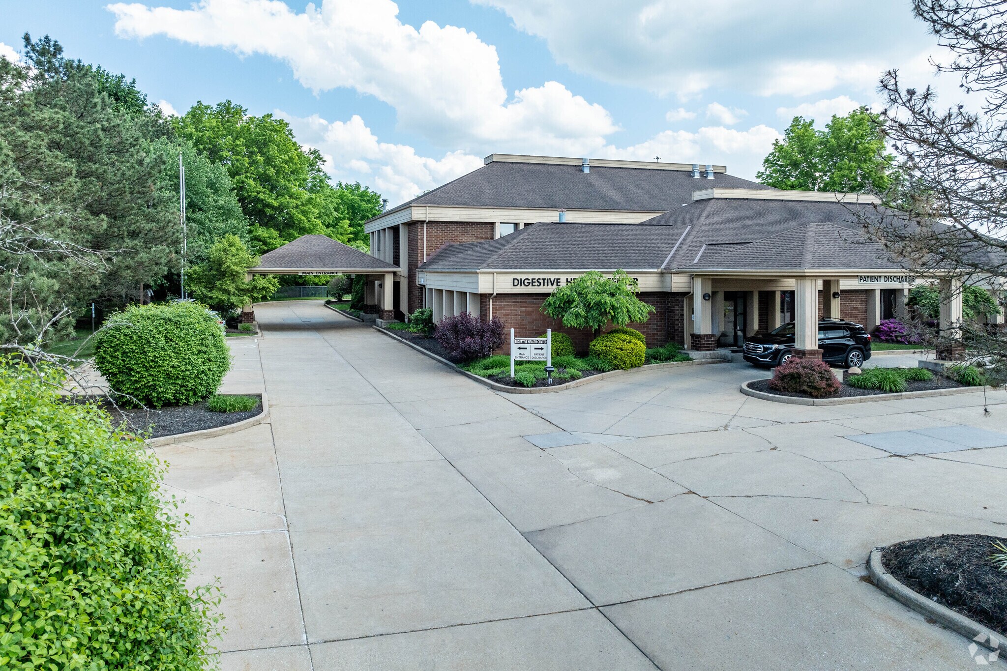 570 White Pond Dr, Akron, OH for Rent