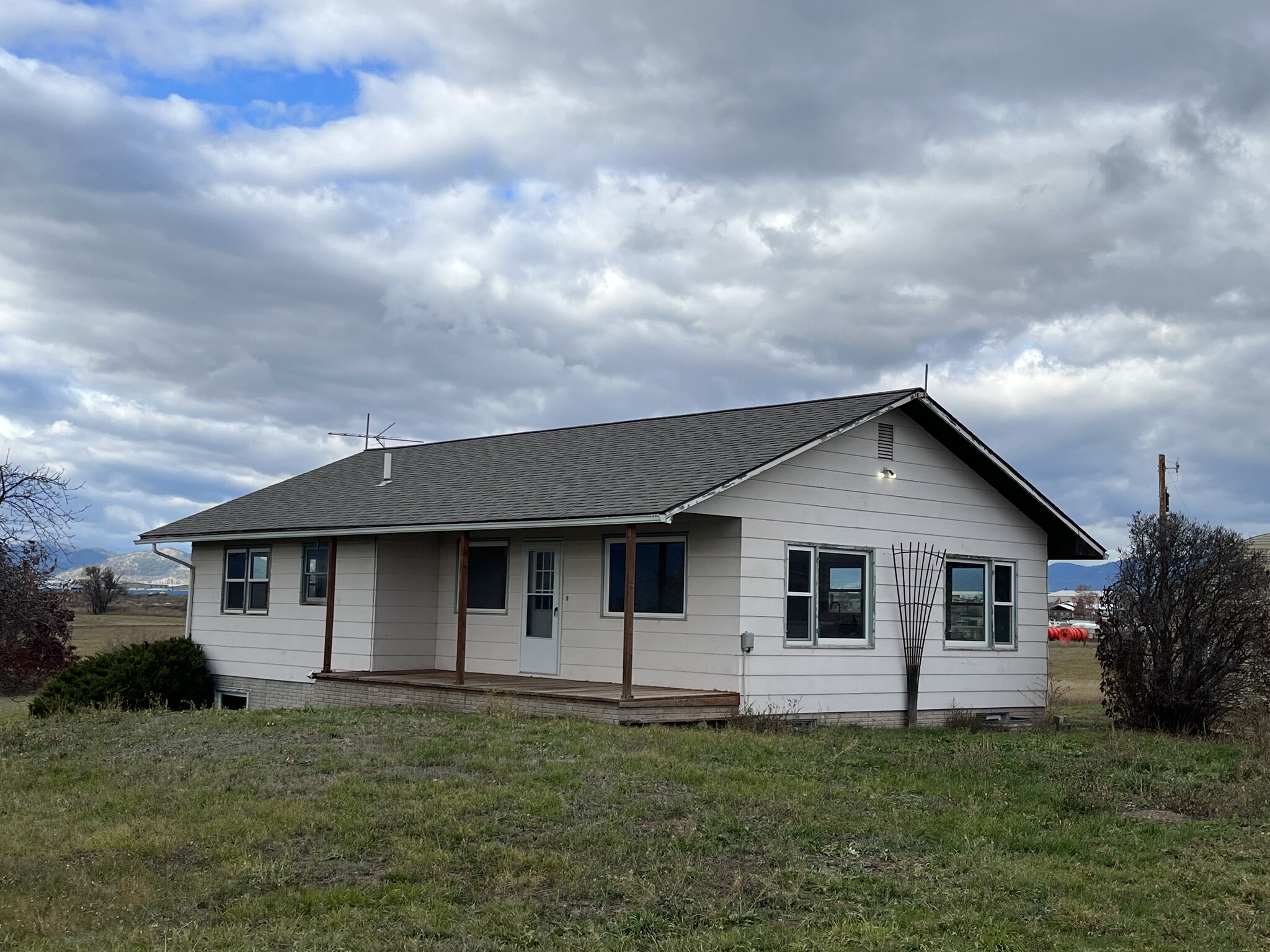 9450 Roller Coaster Rd, Missoula, MT for Sale