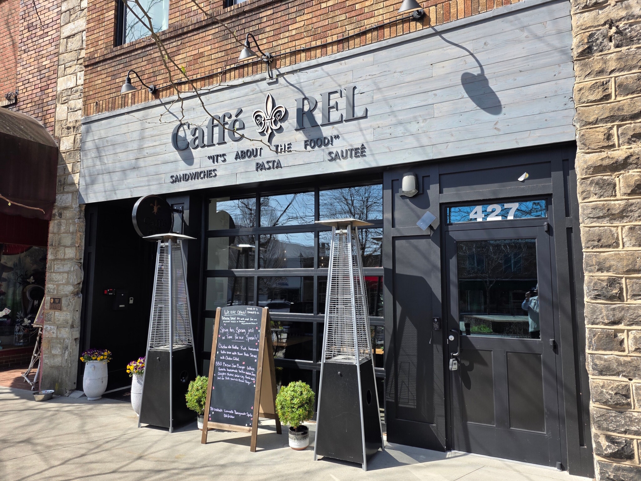 425 N Main St, Hendersonville, NC for Sale