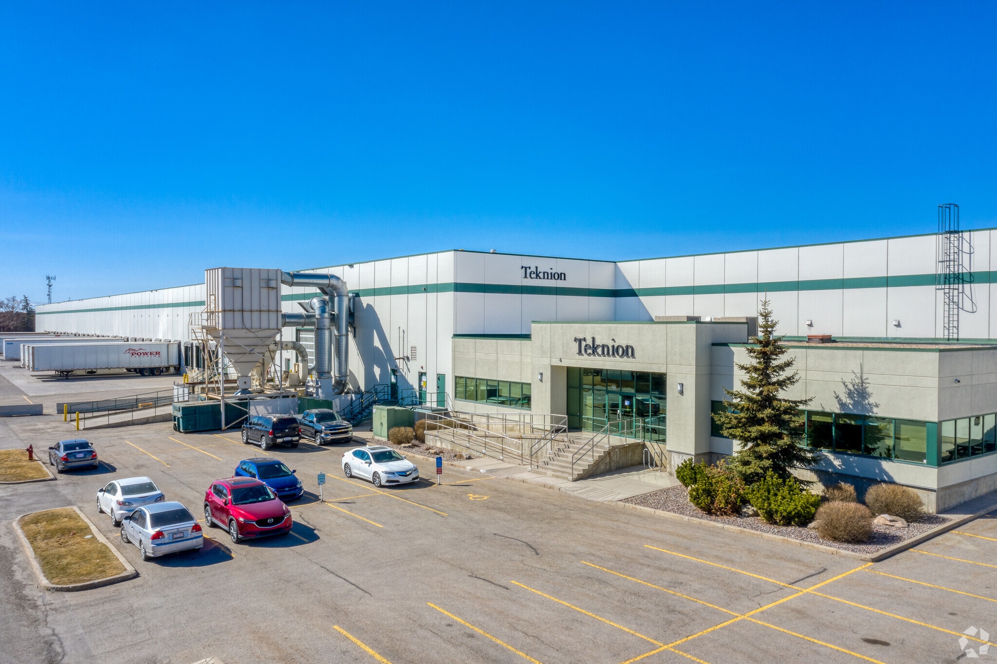 6403 48 St SE, Calgary, AB for Rent