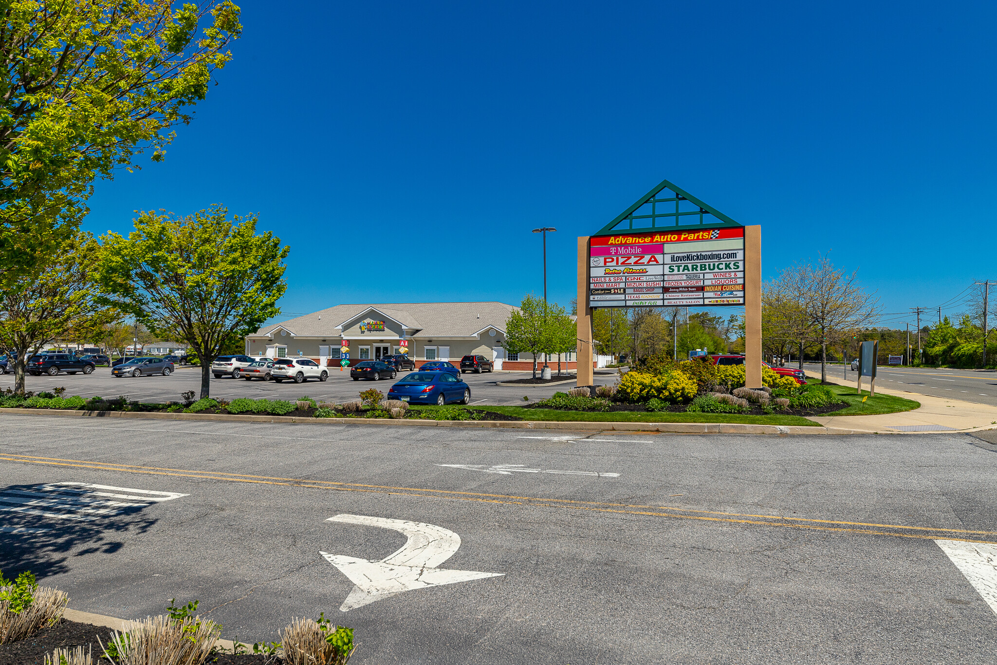 520 Commack Rd, Deer Park, NY for Rent