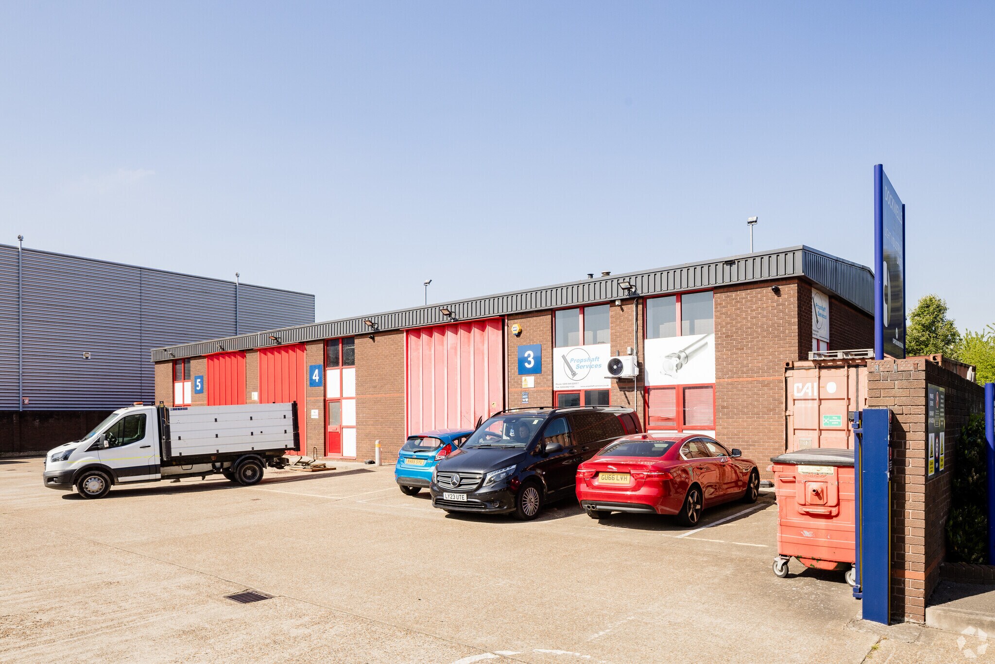 Central Way, Feltham, LND for Rent
