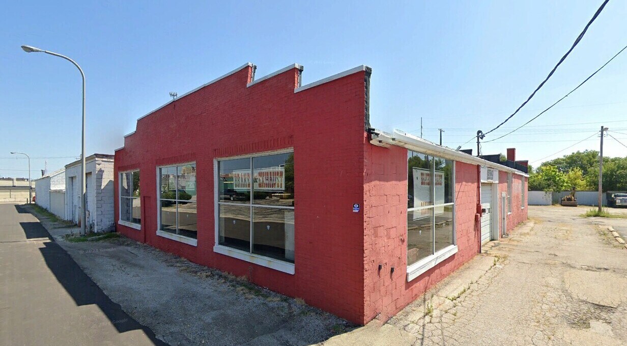 308 S Market St, Champaign, IL for Sale