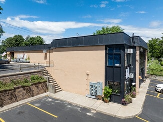 East Northport, NY Retail - 128 Laurel Rd