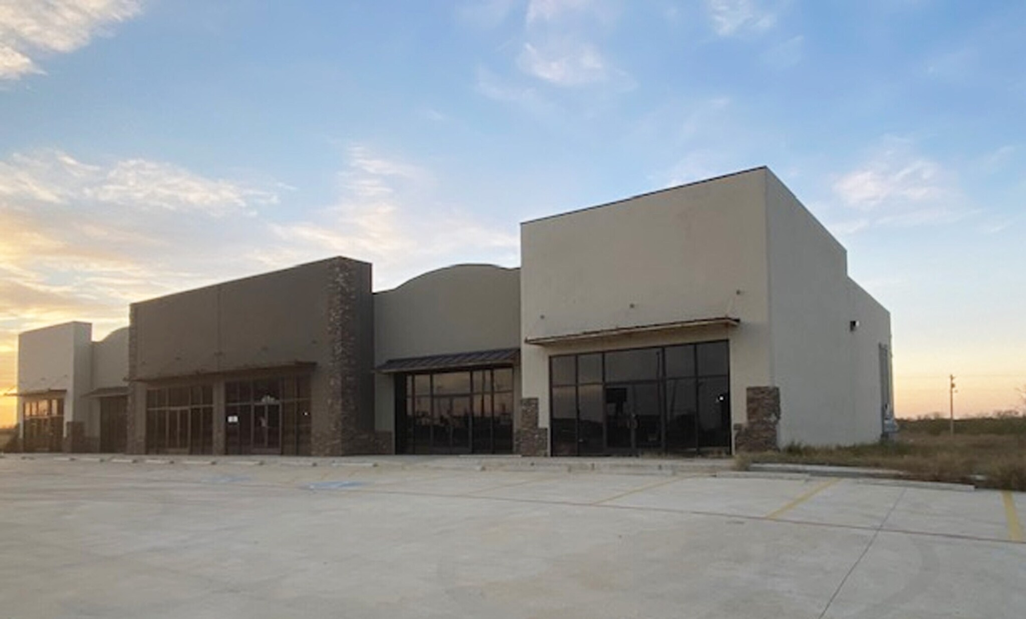 90 Access dr, Cotulla, TX for Rent