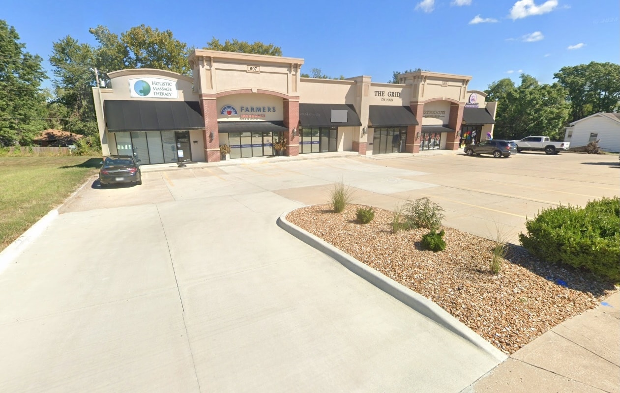 805-807 W Main St, Blue Springs, MO for Sale