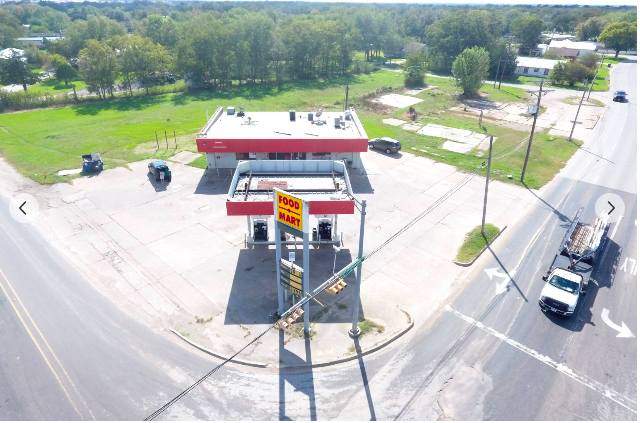 701 W Washington Ave, Navasota, TX for Sale