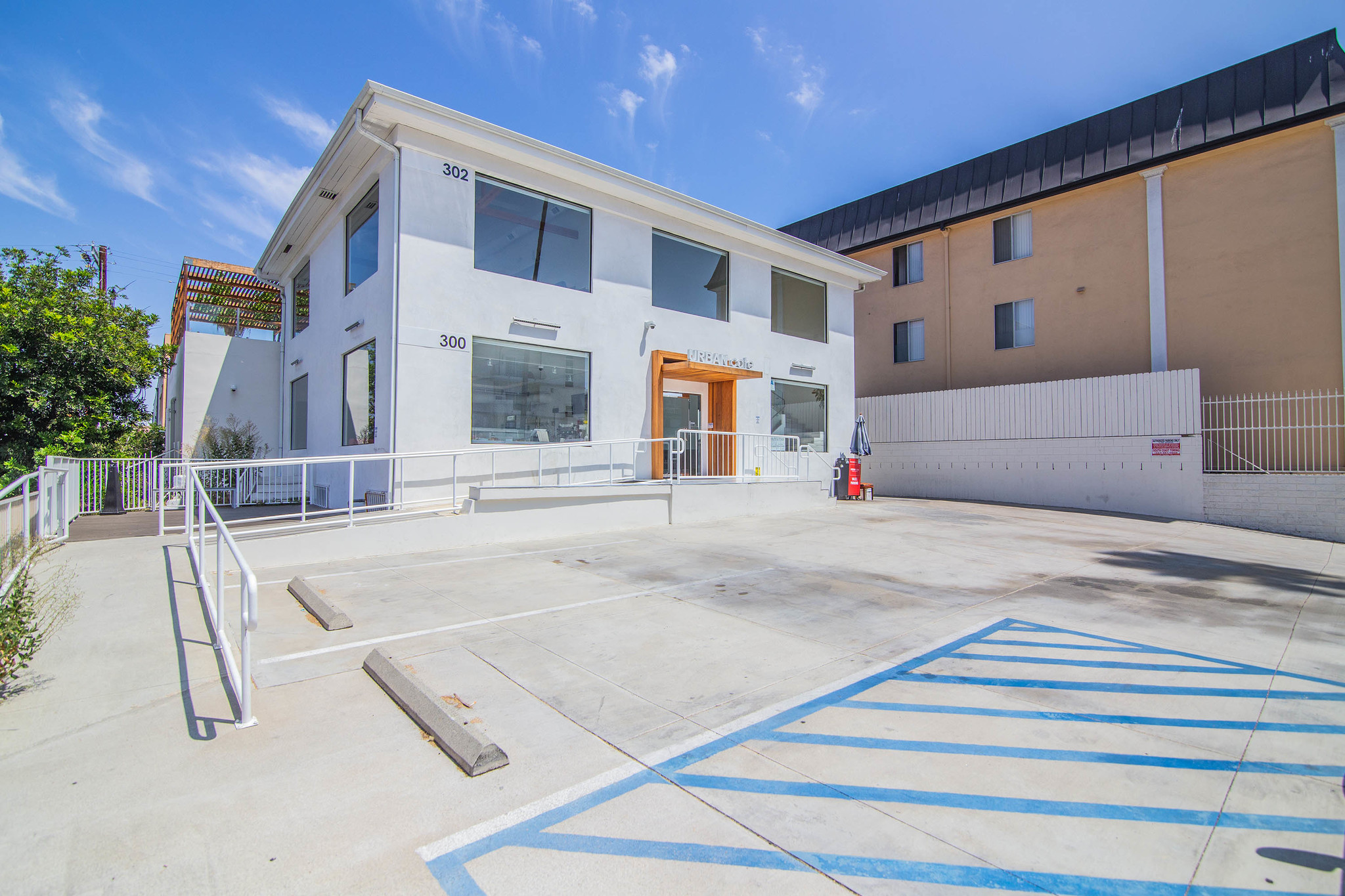 300-302 S Mariposa Ave, Los Angeles, CA for Rent