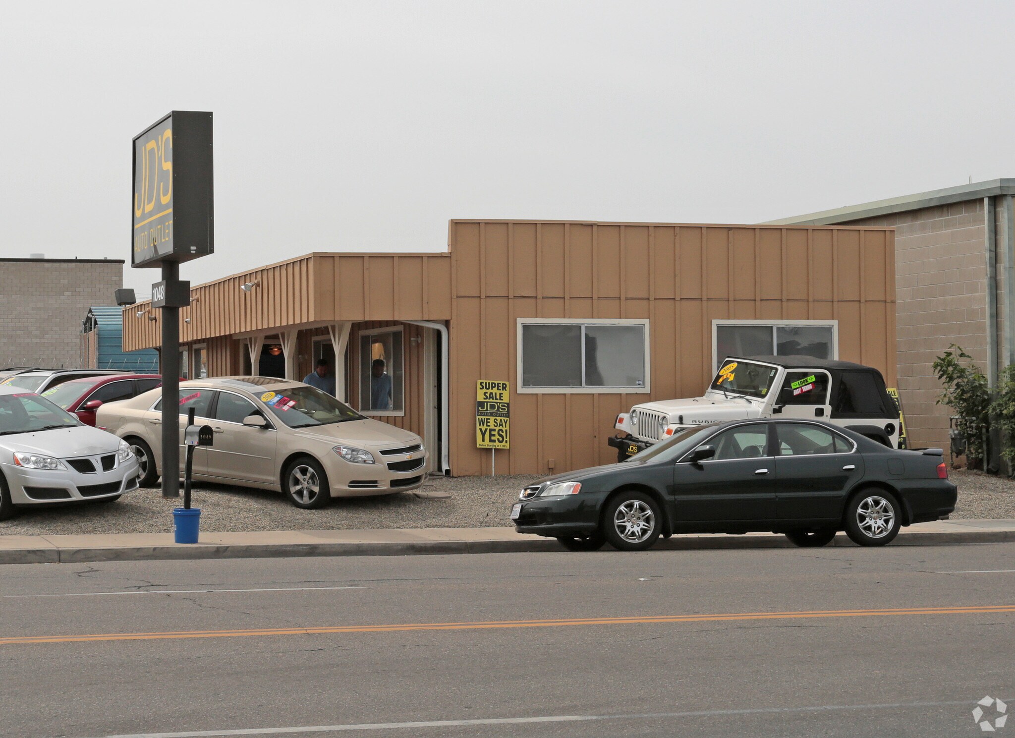 1048 Barstow Ave Clovis, CA 93612 Retail Property for Lease on