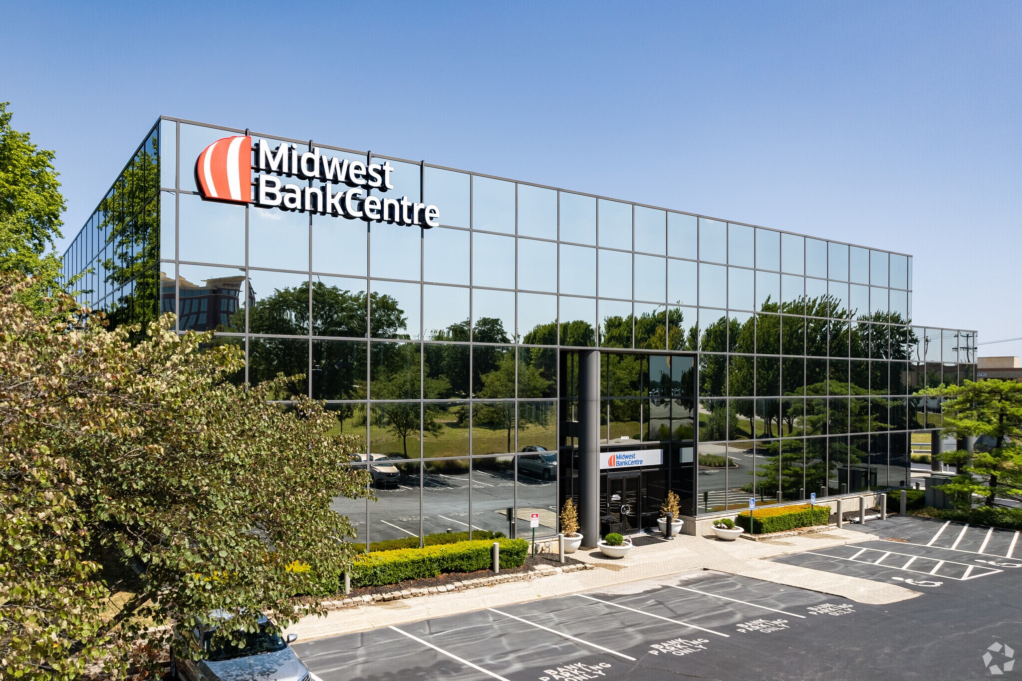 500 Chesterfield Ctr Chesterfield, MO 63017 Office Property for Sale