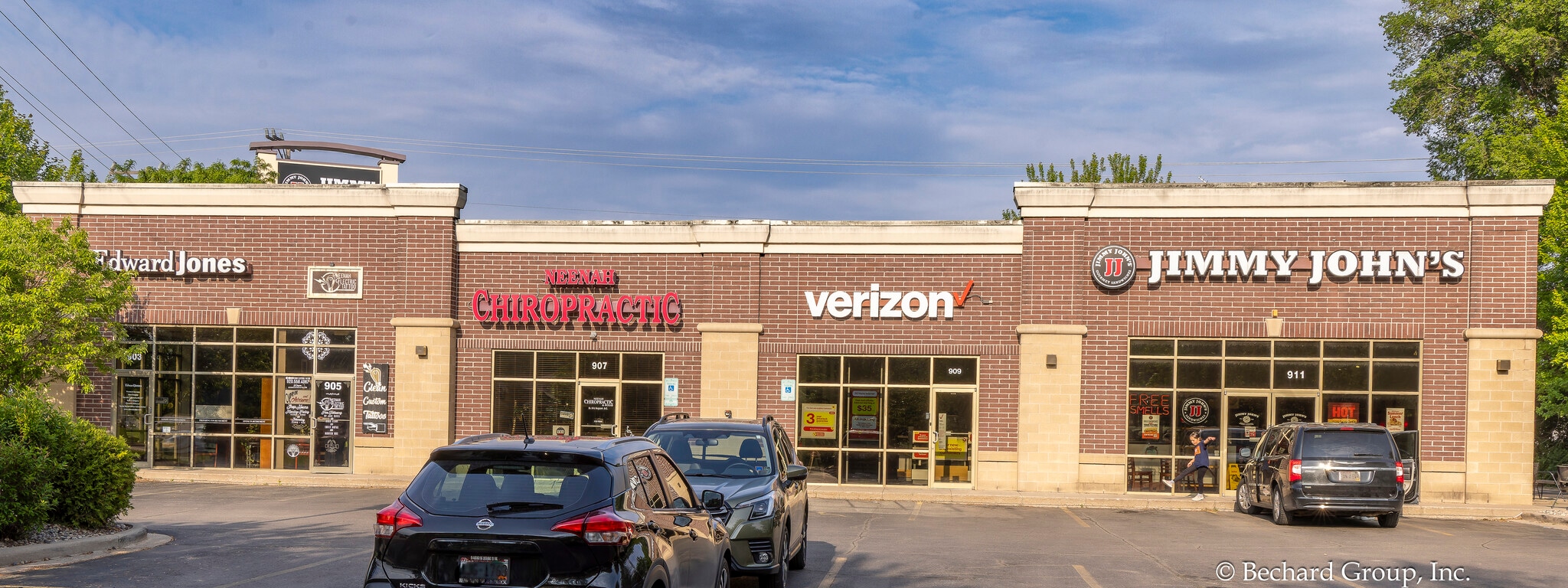 903-911 Tullar Rd, Neenah, WI for Sale