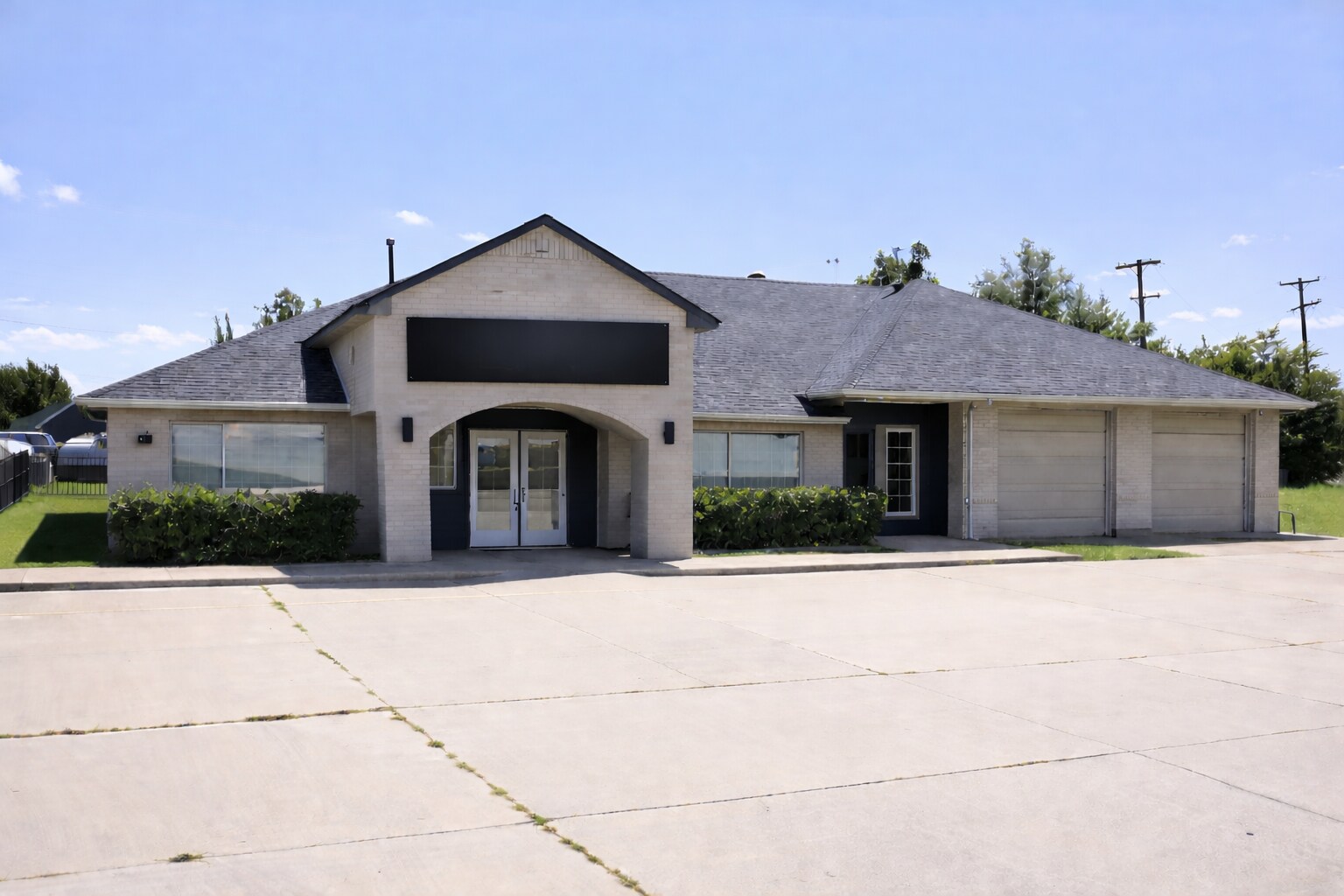 1936 N Broadway St, Moore, OK for Rent