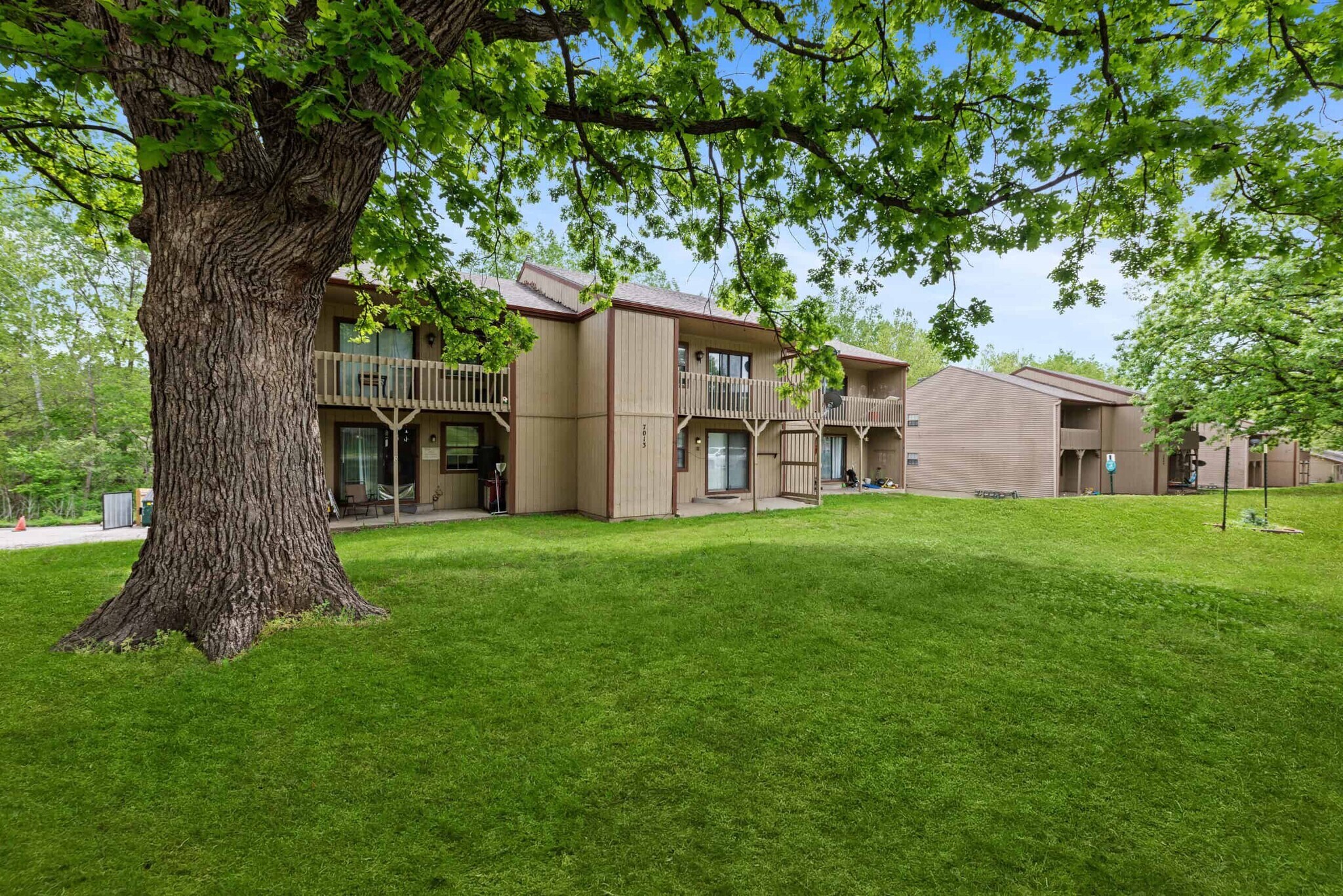 , Pleasant Valley, MO for Sale