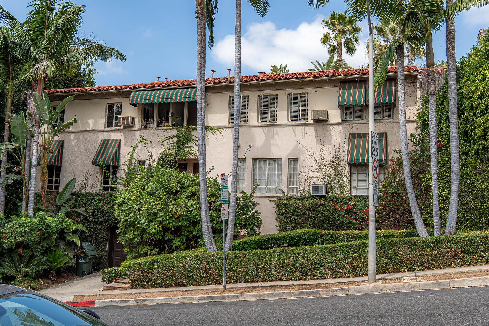 8468 Fountain Ave, West Hollywood, CA for Sale