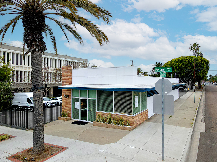 818 Mission Ave, Oceanside, CA for Sale