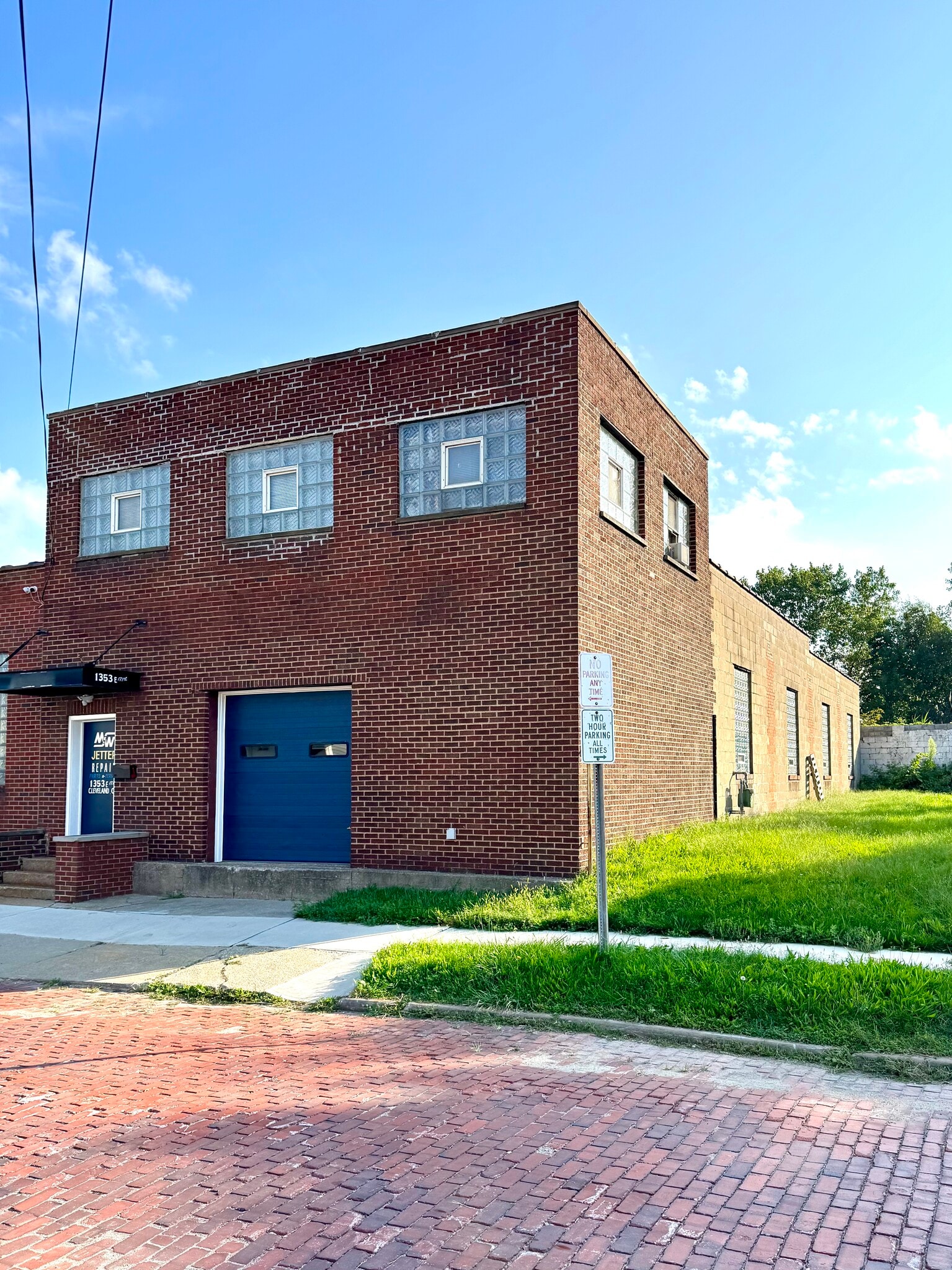 1353 E 171st St, Cleveland, OH for Rent