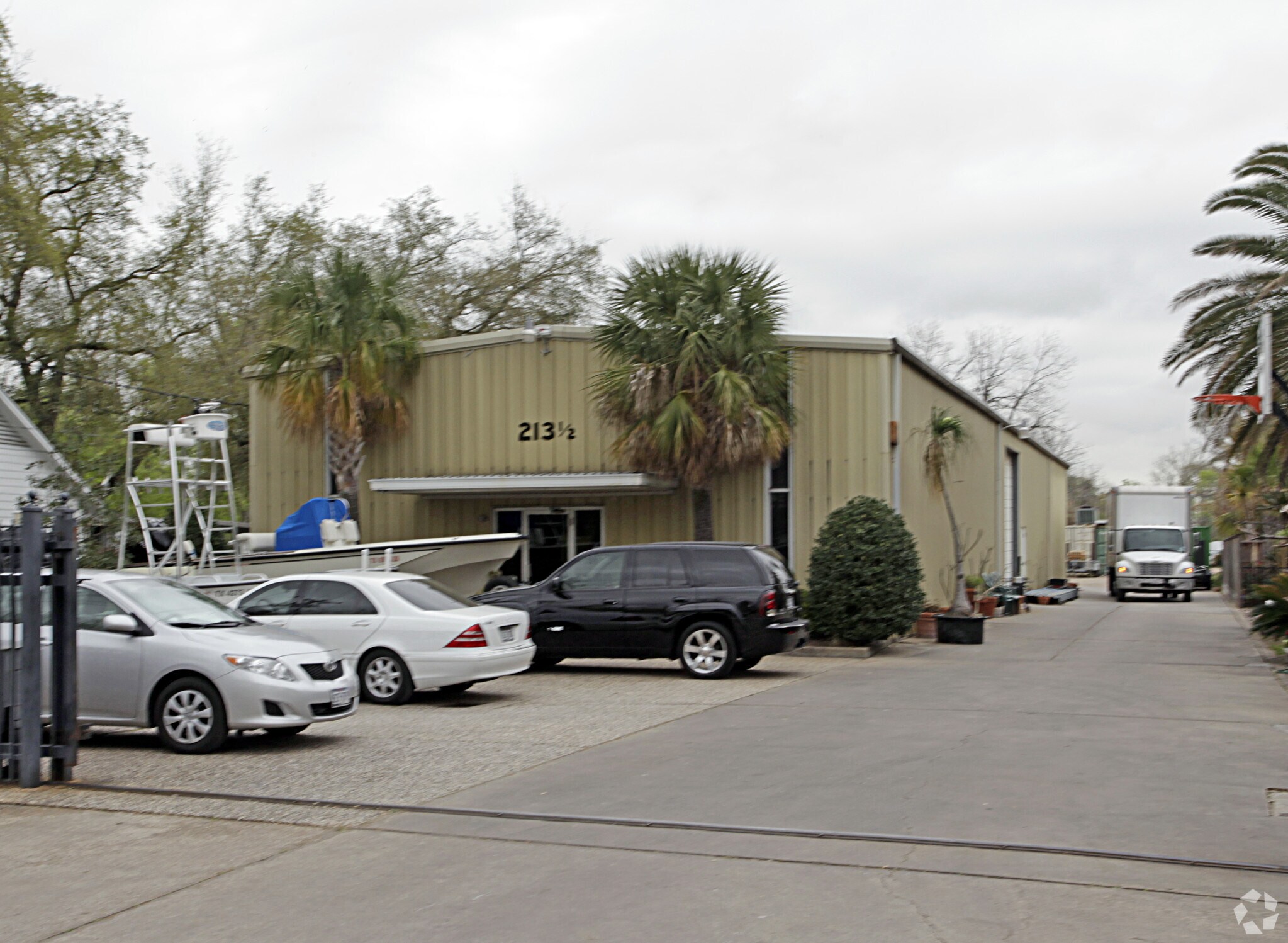 213 1/2 Burress St Houston, TX 77022 Industrial Property for Sale on