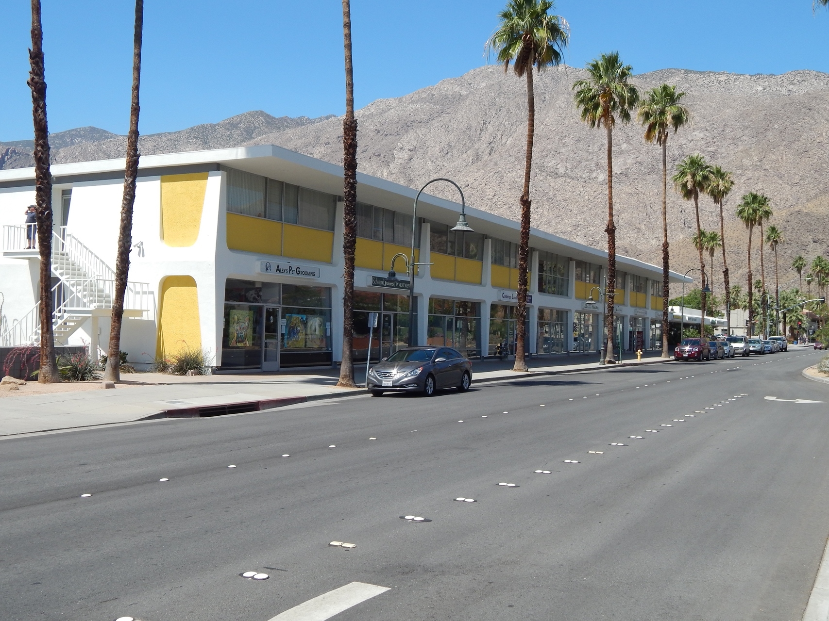 401-493 E Tahquitz Canyon Way, Palm Springs, CA for Rent