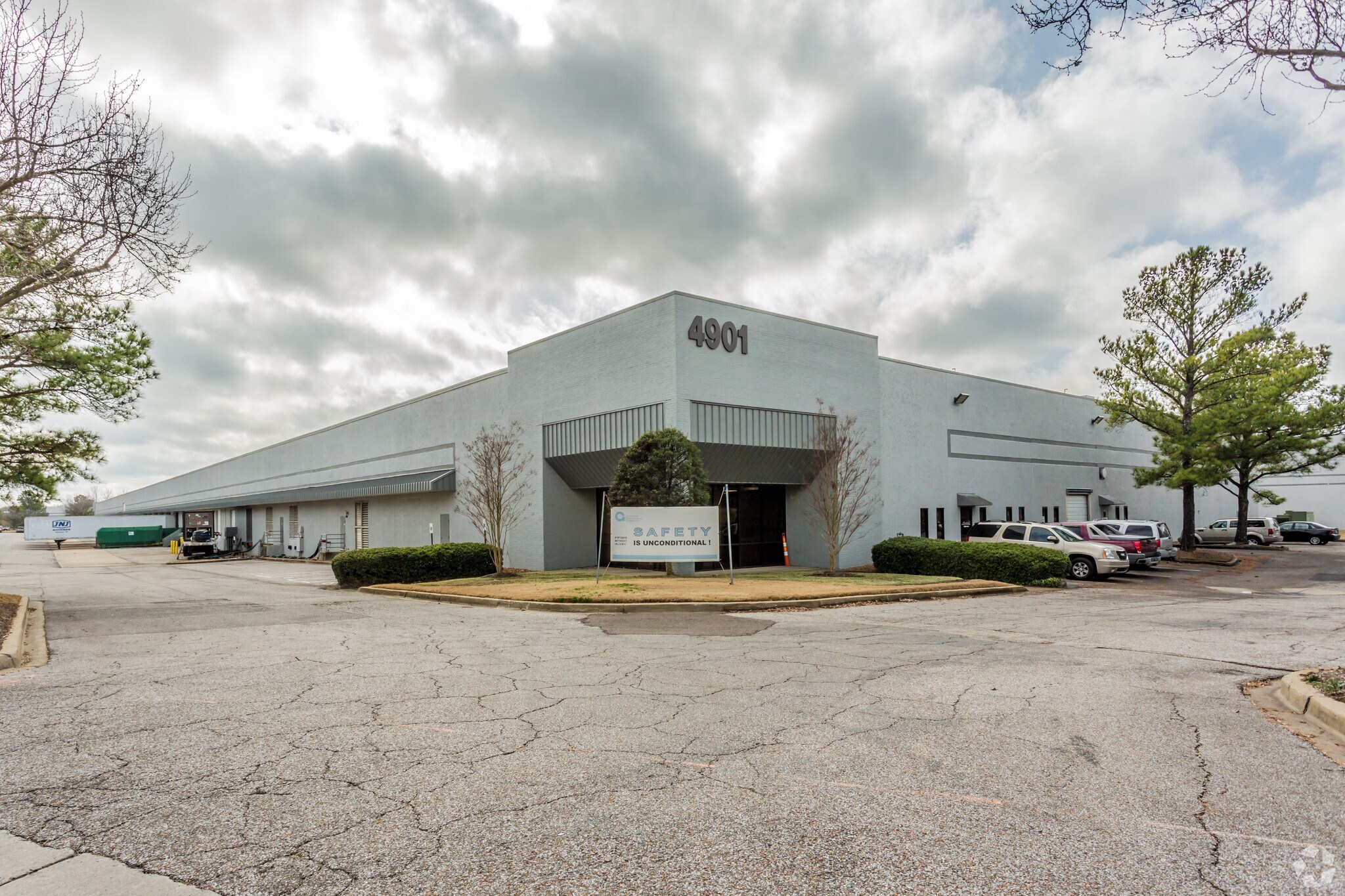 4901 Southridge Blvd, Memphis, TN for Rent