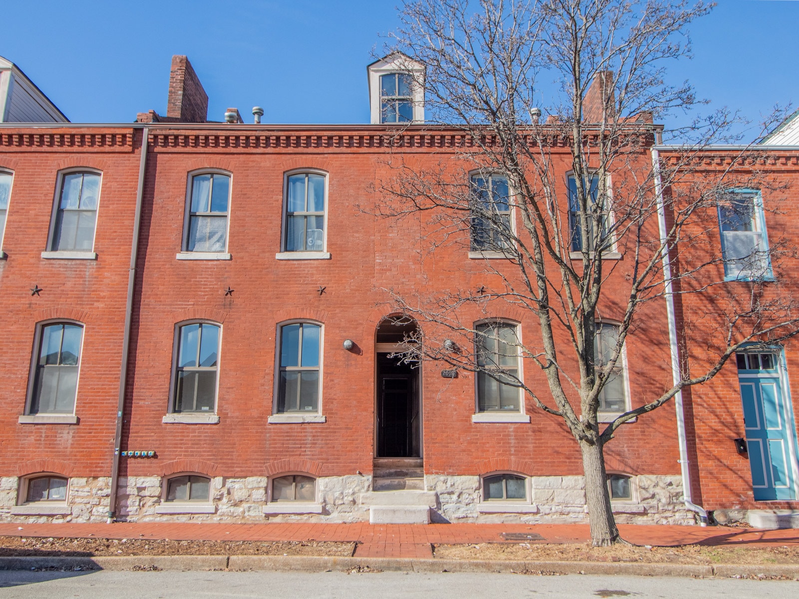 2007 S 11th St, Saint Louis, MO for Sale