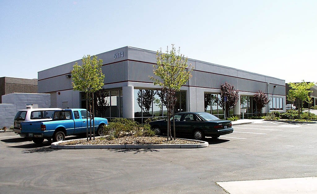 5174 Hillsdale Cir El Dorado Hills, CA 95762 Flex Property for Sale