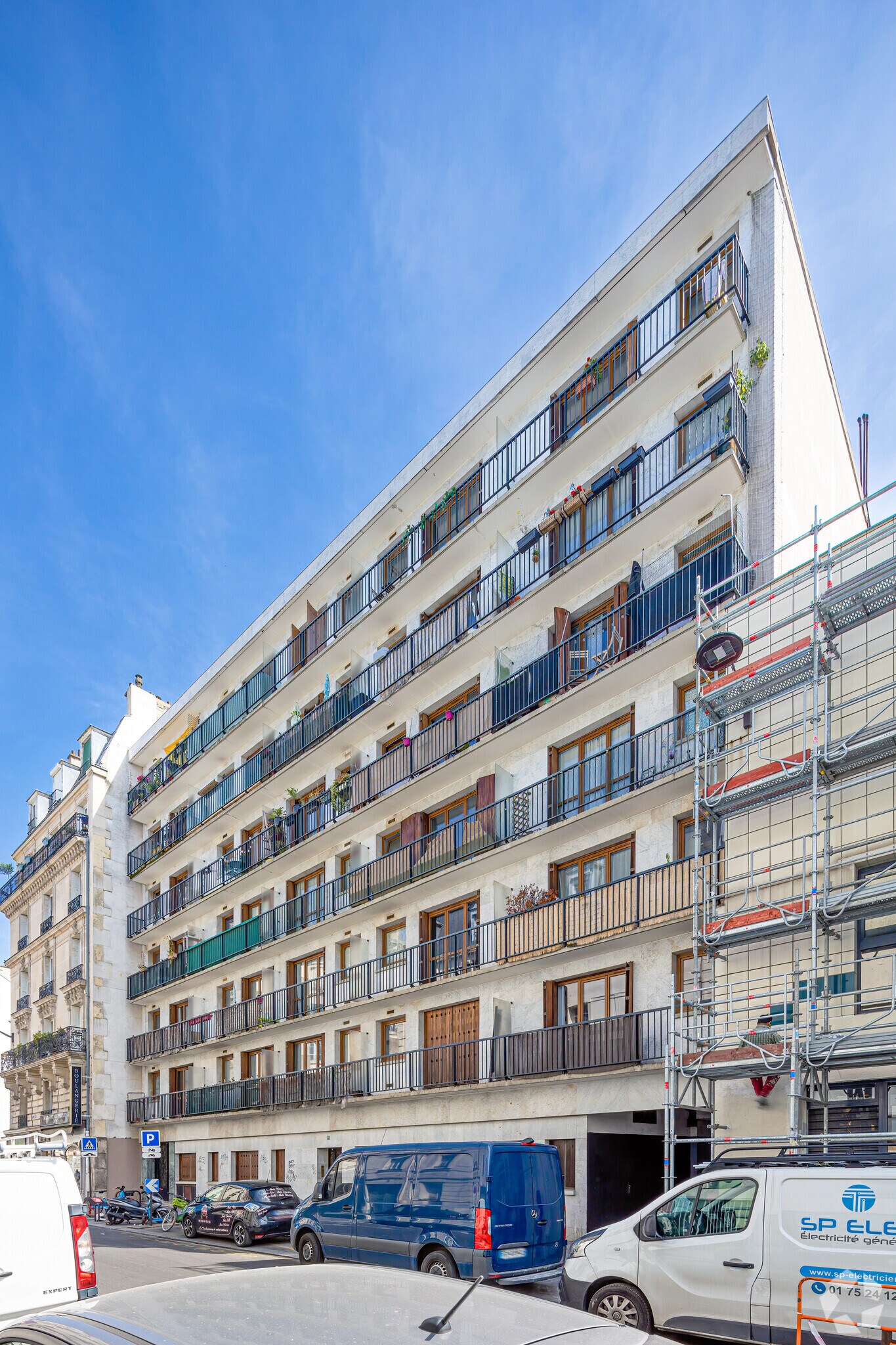 , Paris, PAR for Sale