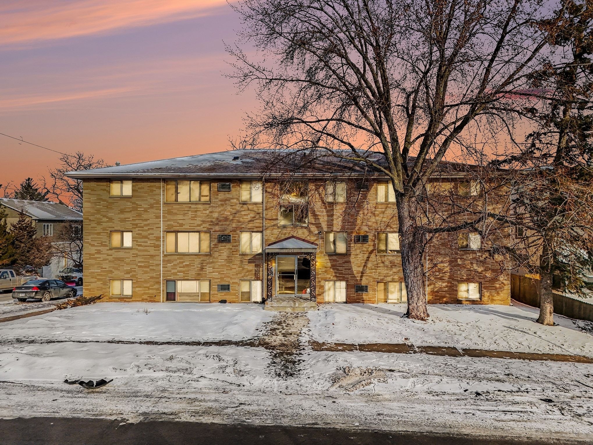 1721 7th St E, Saint Paul, MN for Sale