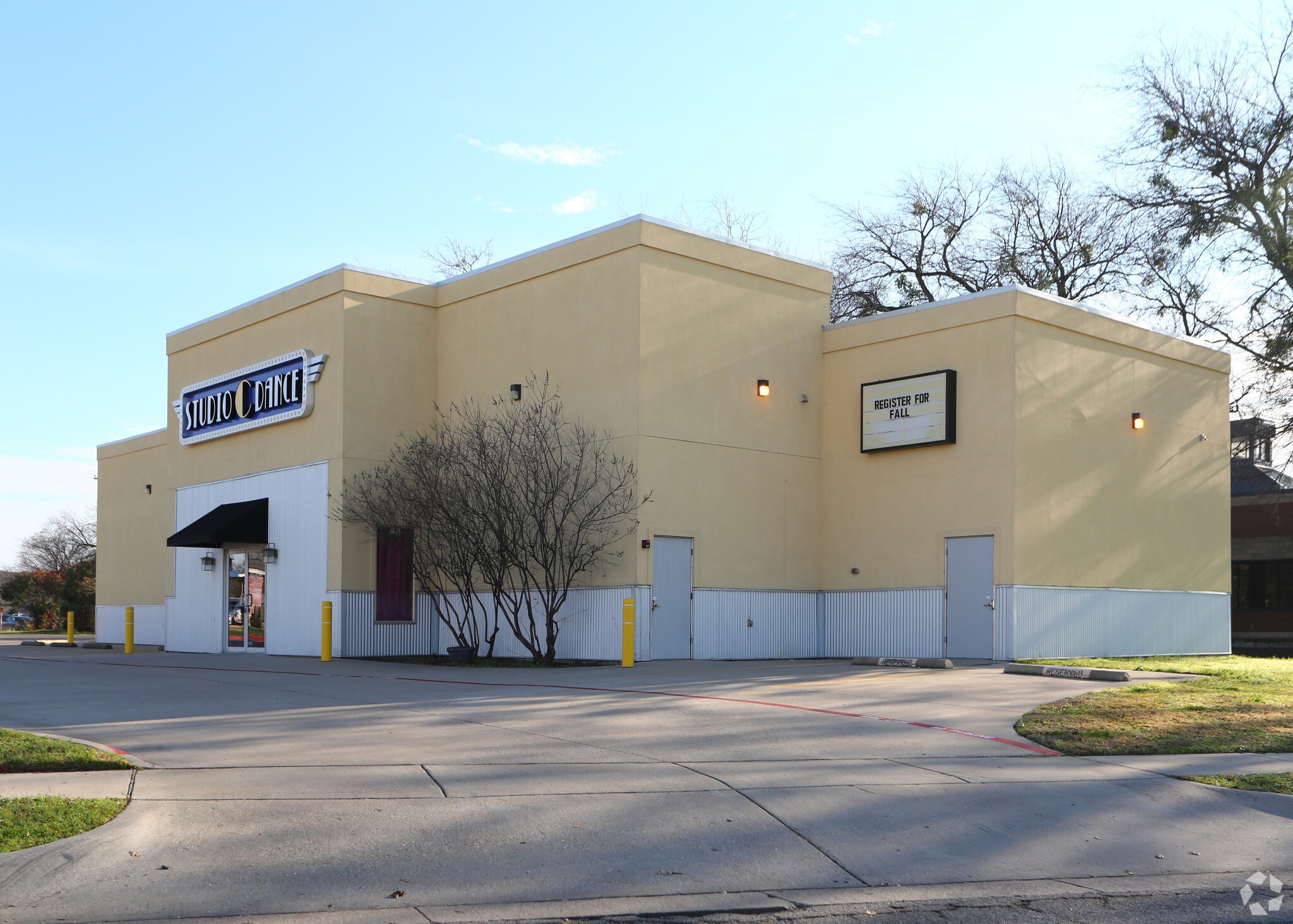 120 NW Newton Dr, Burleson, TX for Sale