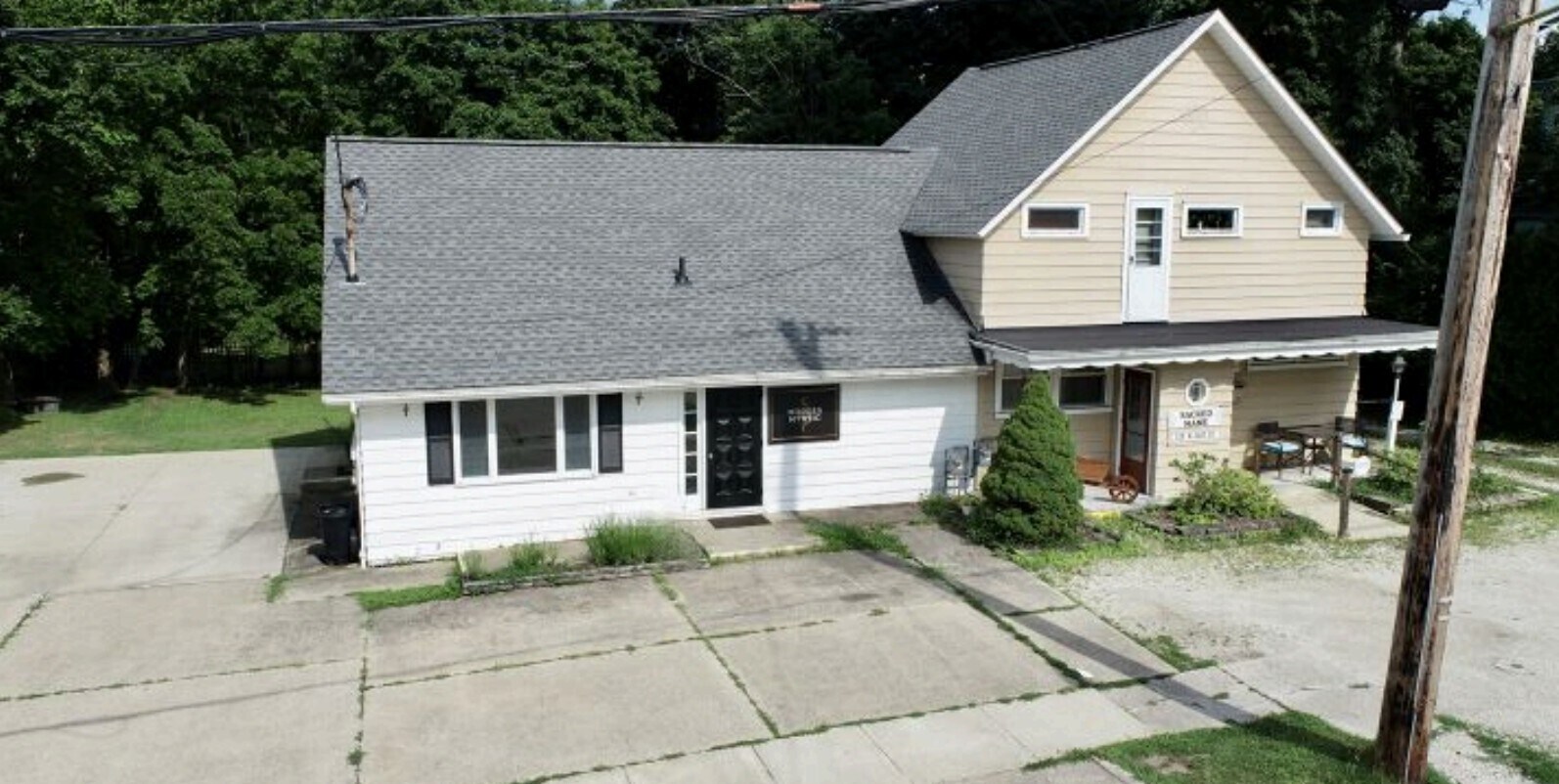 120 N East St, Medina, OH for Sale