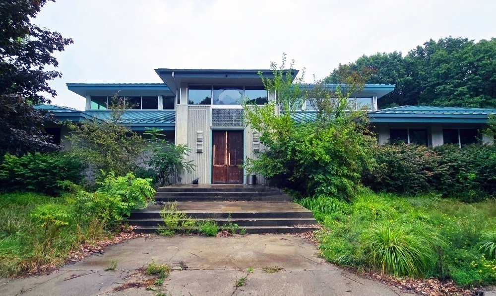 9460 Homerich Ave SW, Byron Center, MI for Sale