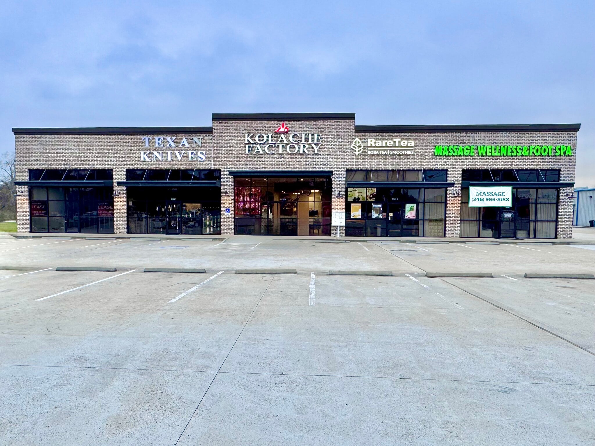 1395 Northpark Dr, Kingwood, TX for Rent