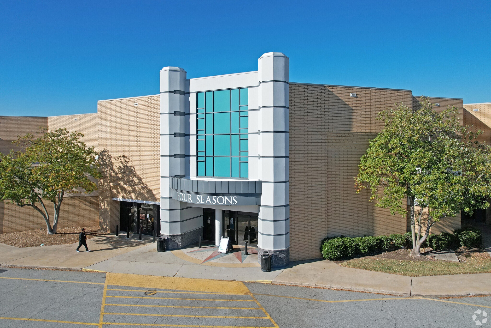 410 Four Seasons Town Centre Blvd, Greensboro, NC for Rent