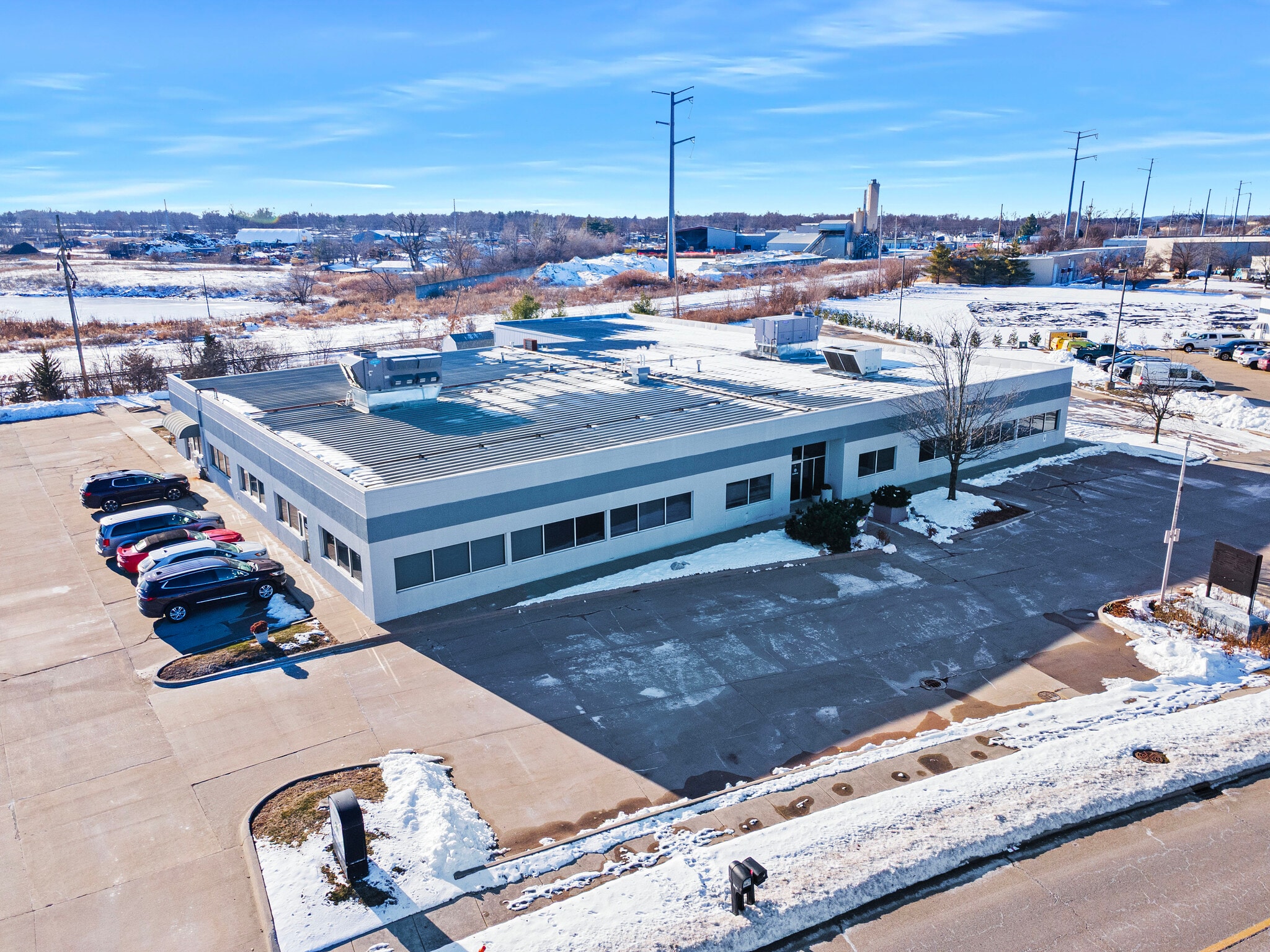 1615 Commerce Pky, Bloomington, IL for Sale