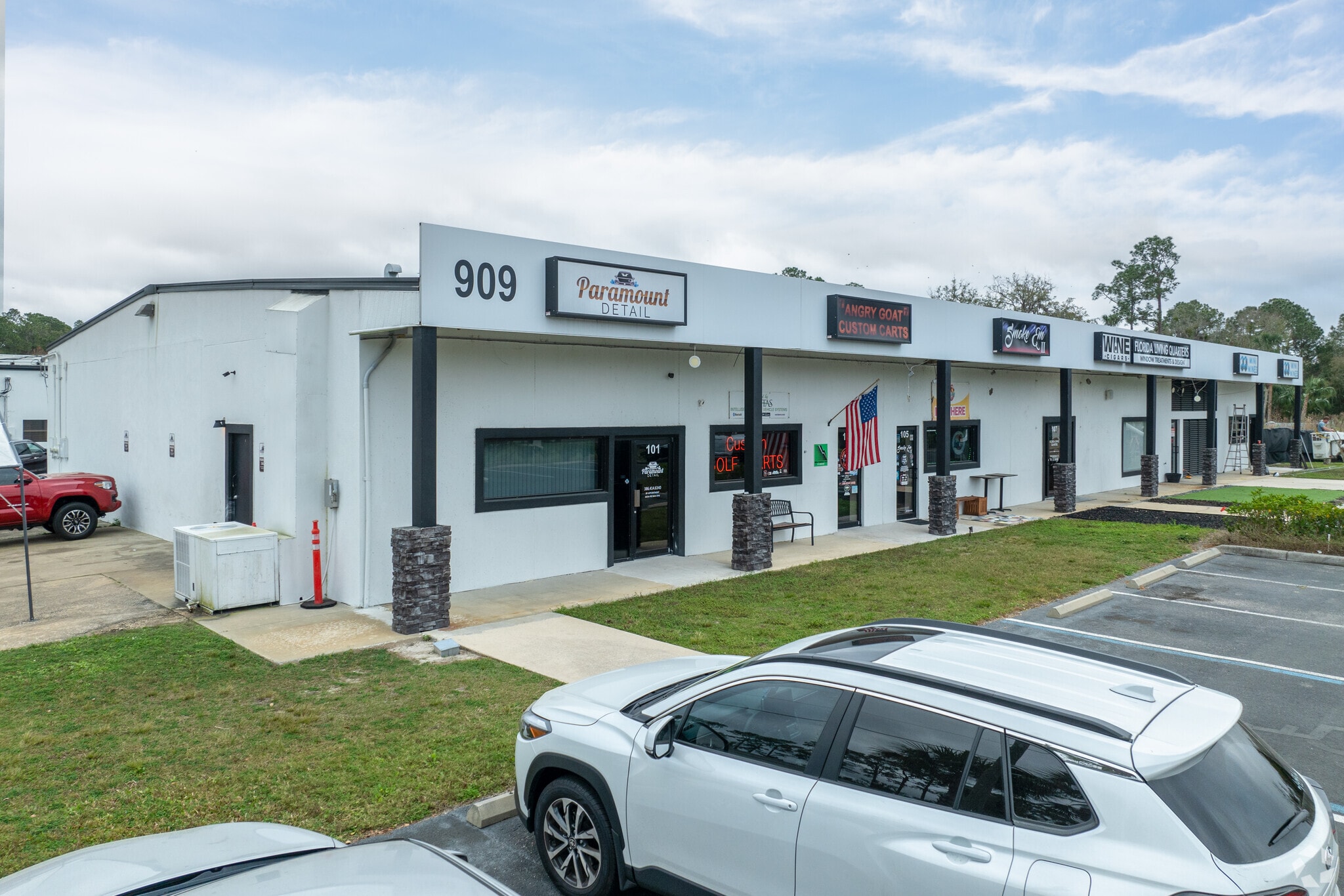 909 S Charles Richard Beall Blvd, Debary, FL for Rent