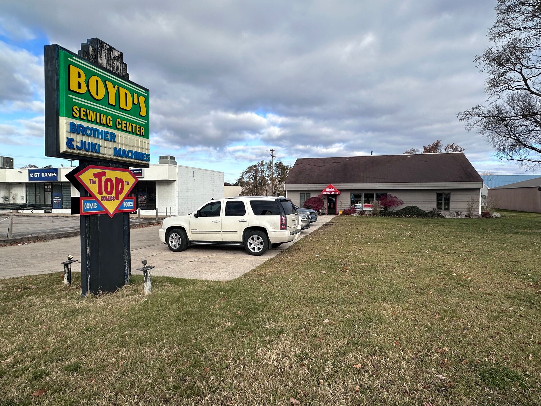 966 W South Airport Rd, Traverse City, MI for Sale