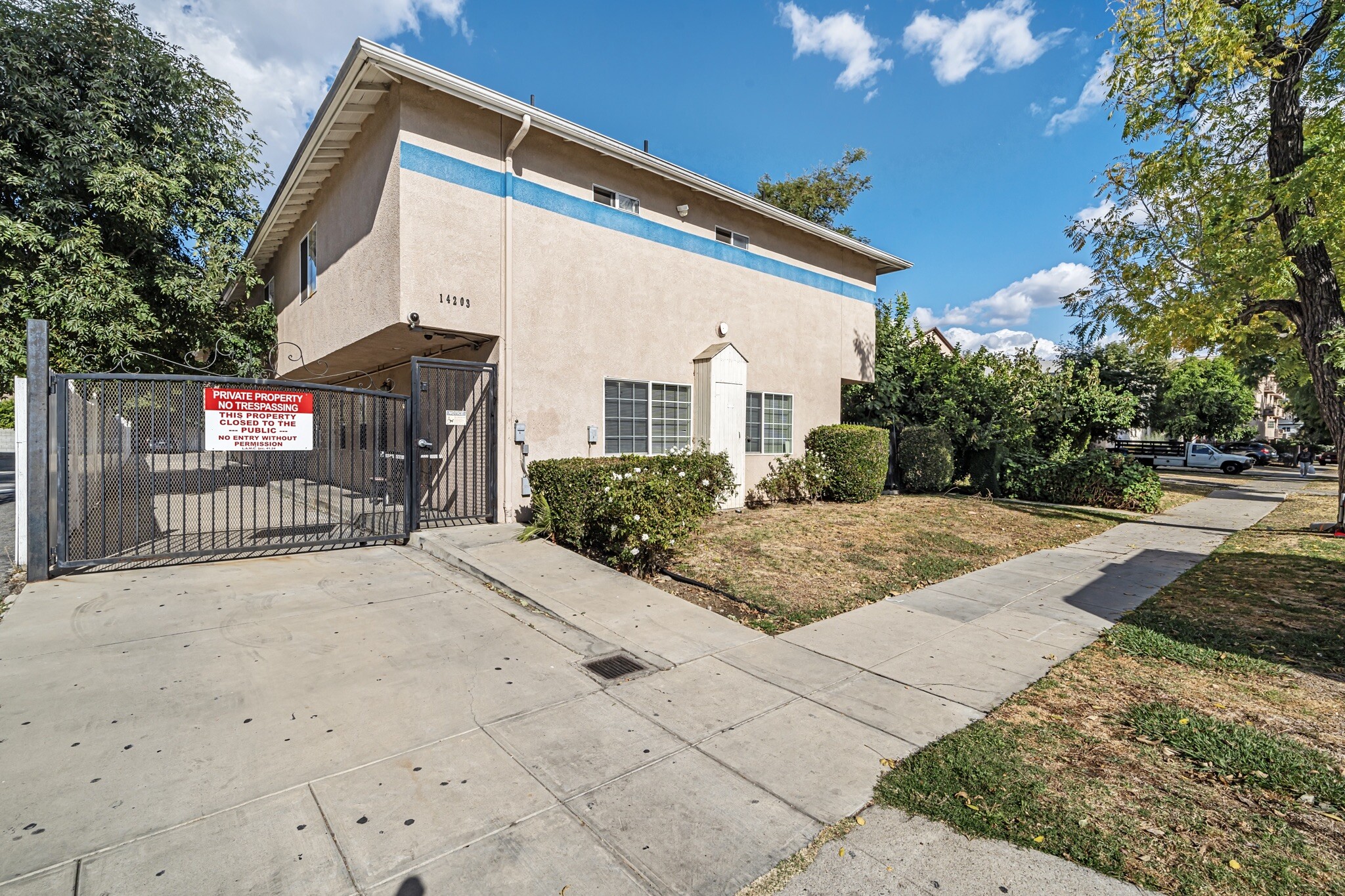 14203 Sylvan St, Van Nuys, CA for Rent