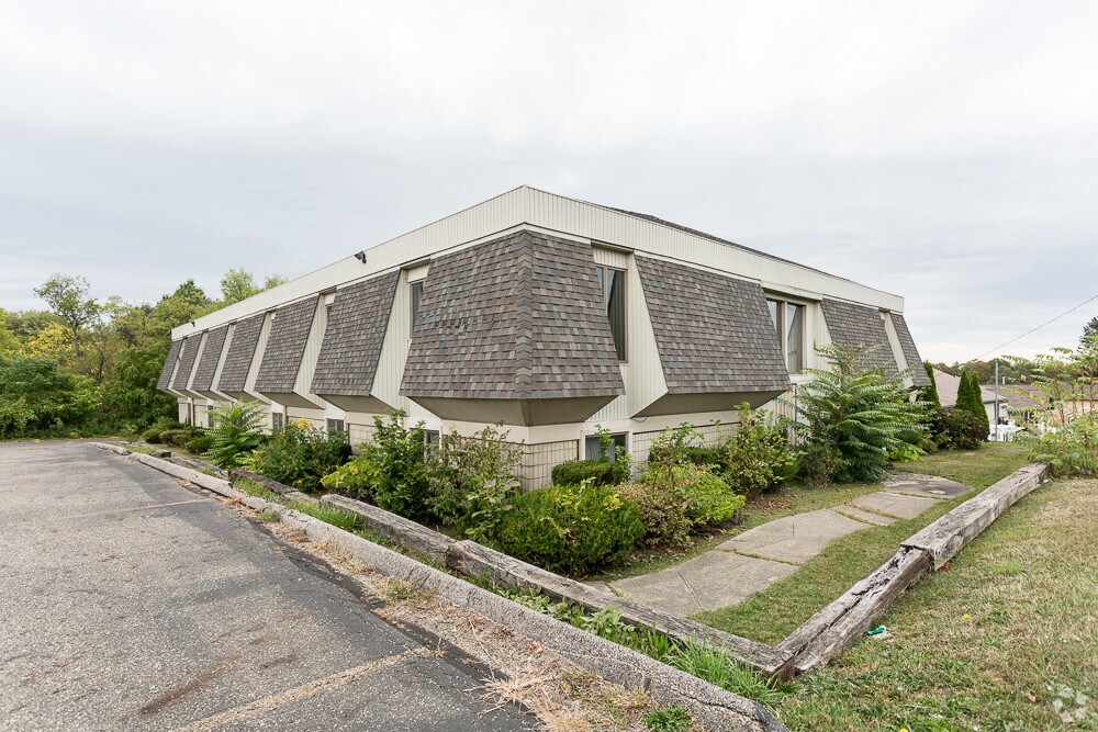 2542 S Arlington Rd, Akron, OH for Sale