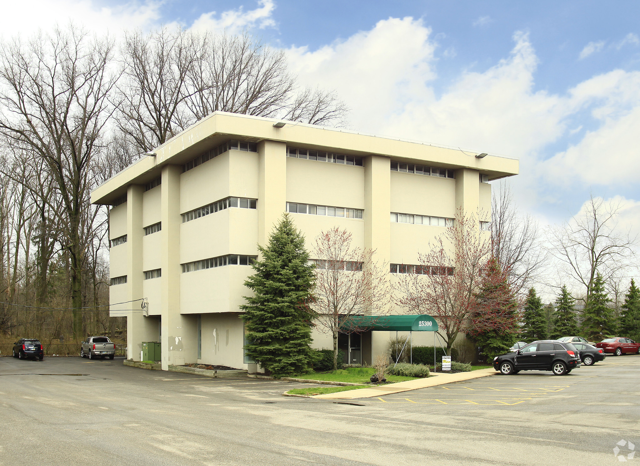 25300 Lorain Rd, North Olmsted, OH for Rent