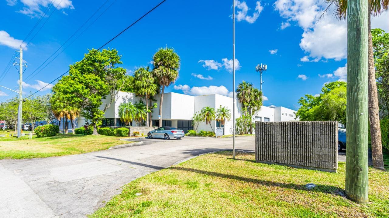 3541 NW 53rd St, Fort Lauderdale, FL for Rent