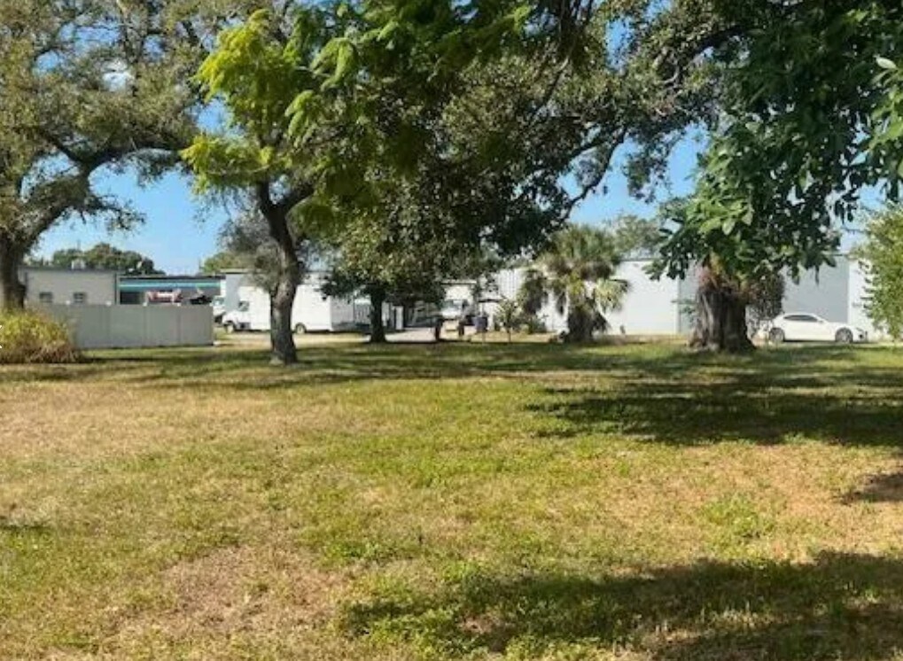 800 40th St S, Saint Petersburg, FL for Sale