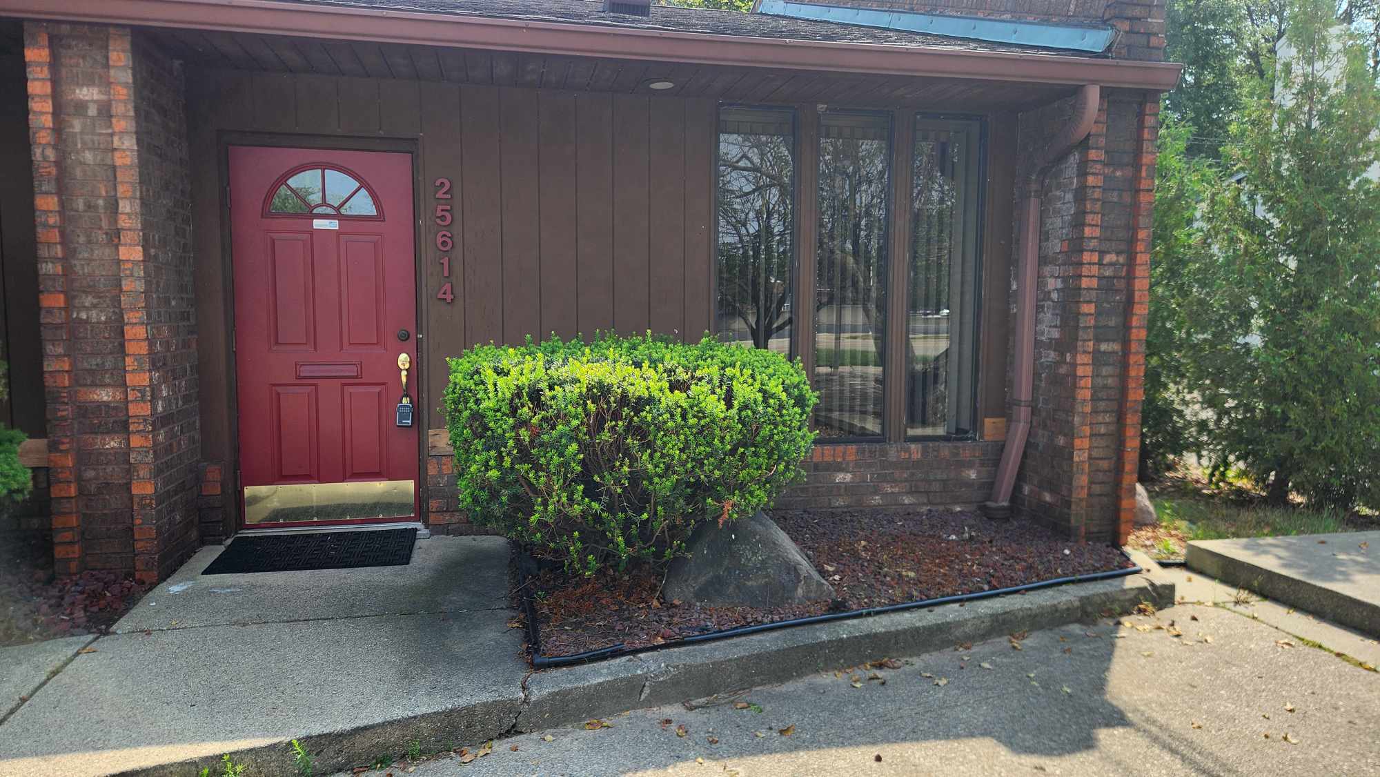 25614-25616 Jefferson Ave, Saint Clair Shores, MI for Rent